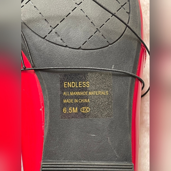 Pop Red Glossy Flats with Strap - Picture 2 of 7